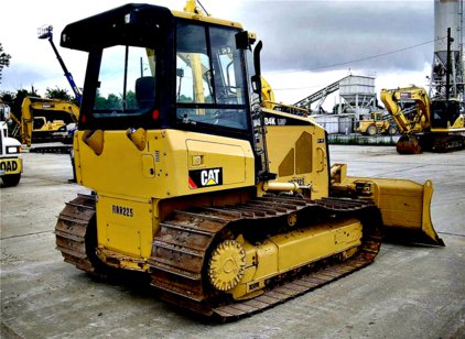 CATERPILLAR D4